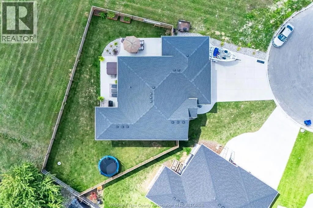 13 Hawthorne CRESCENT
