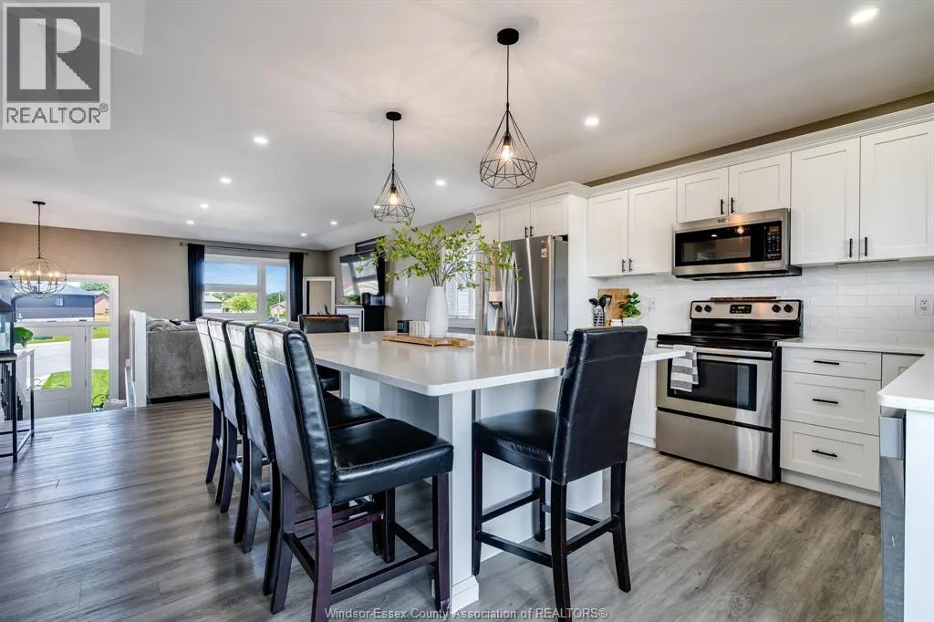 13 Hawthorne CRESCENT