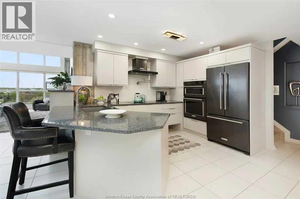 2175 WYANDOTTE STREET East Unit# 505