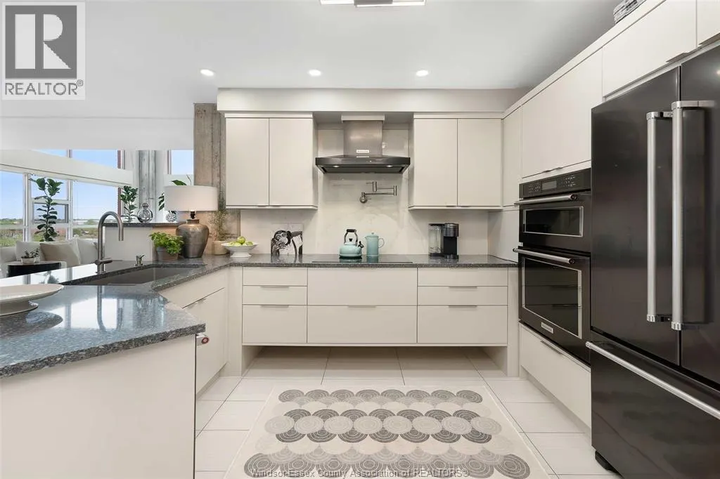 2175 WYANDOTTE STREET East Unit# 505