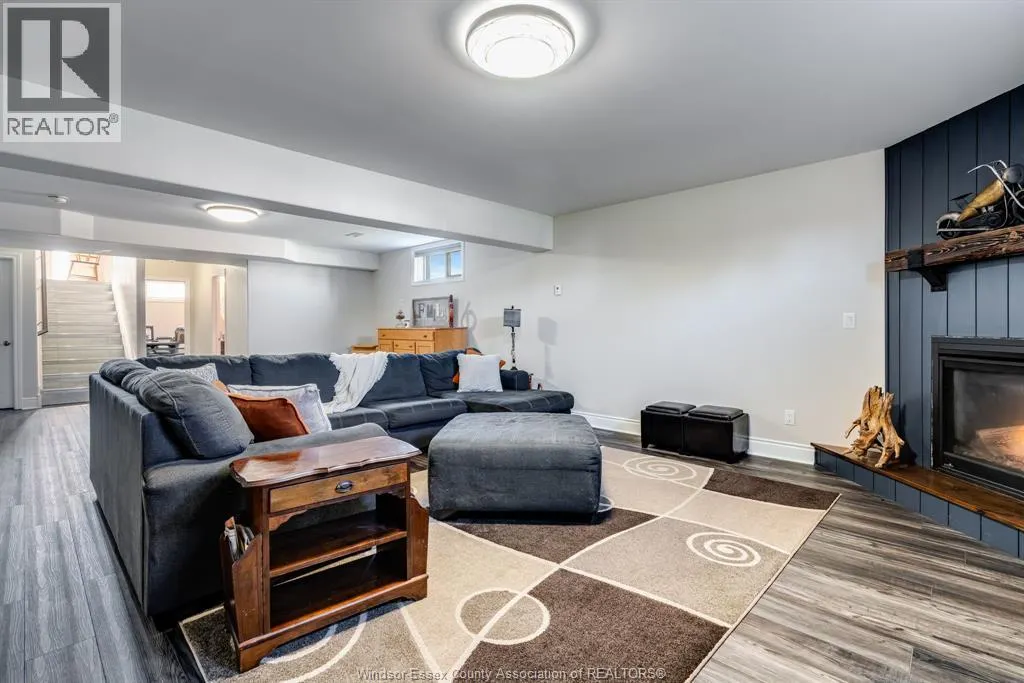 350 SELLICK DRIVE