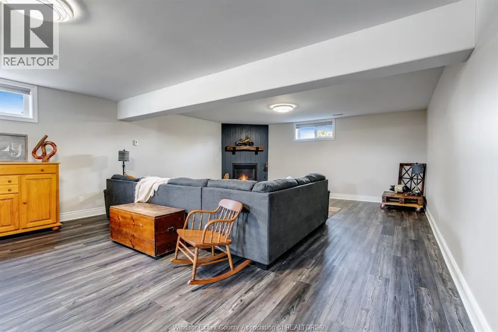 350 SELLICK DRIVE