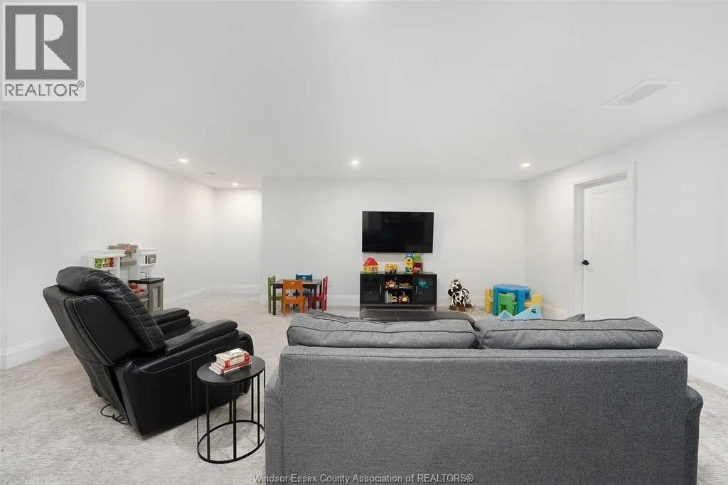 5068 WHISPERING PINES