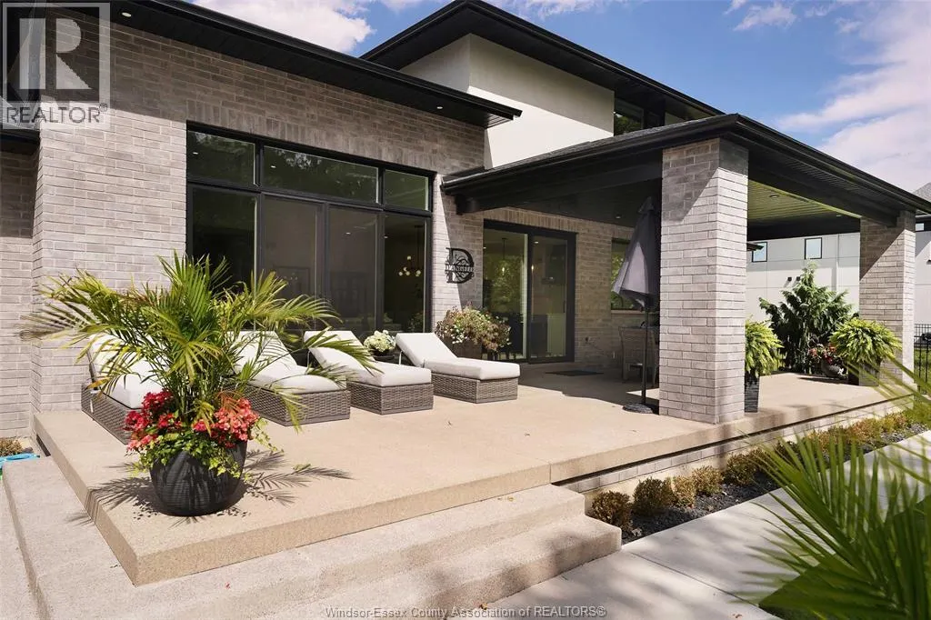 5068 WHISPERING PINES