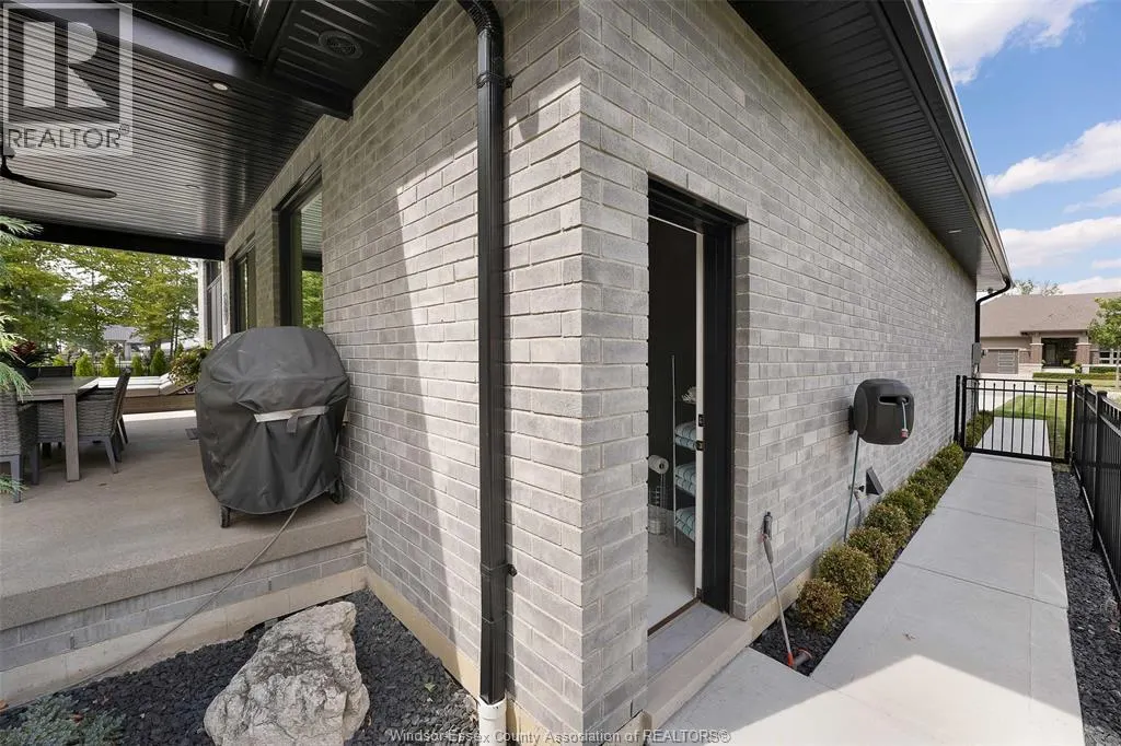 5068 WHISPERING PINES