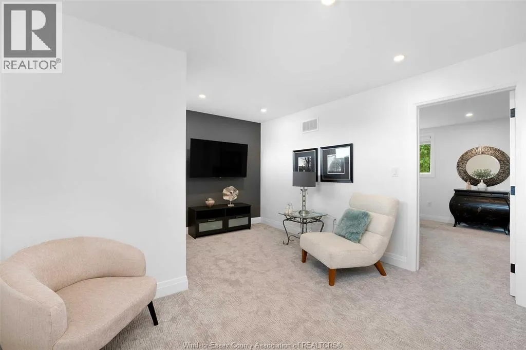 5068 WHISPERING PINES