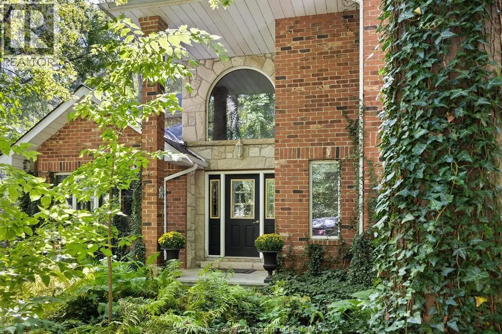 1110 SNAKE LANE
