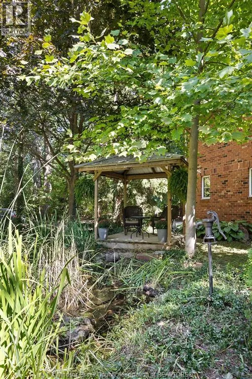 1110 SNAKE LANE