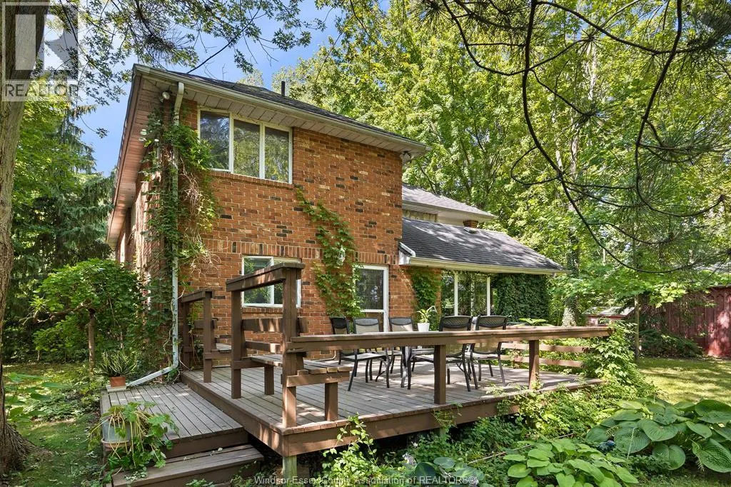 1110 SNAKE LANE