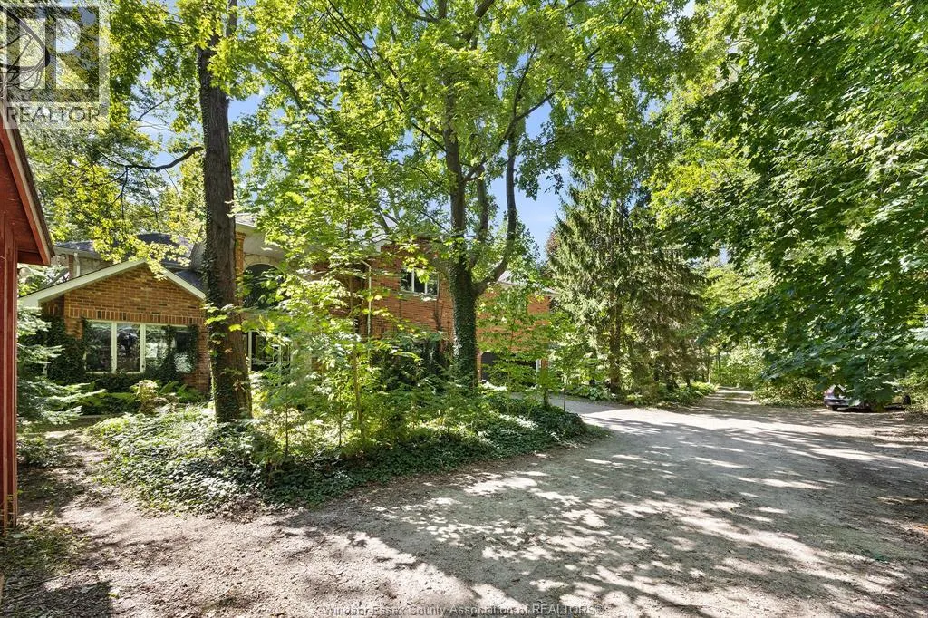 1110 SNAKE LANE