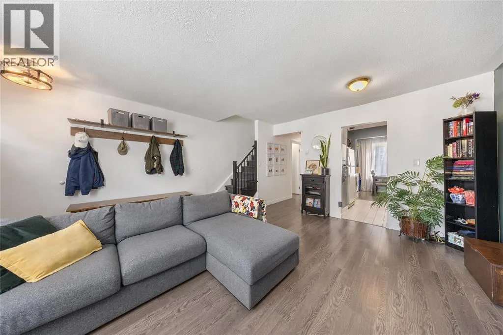889 CARLETON PLACE Unit# 1, #1