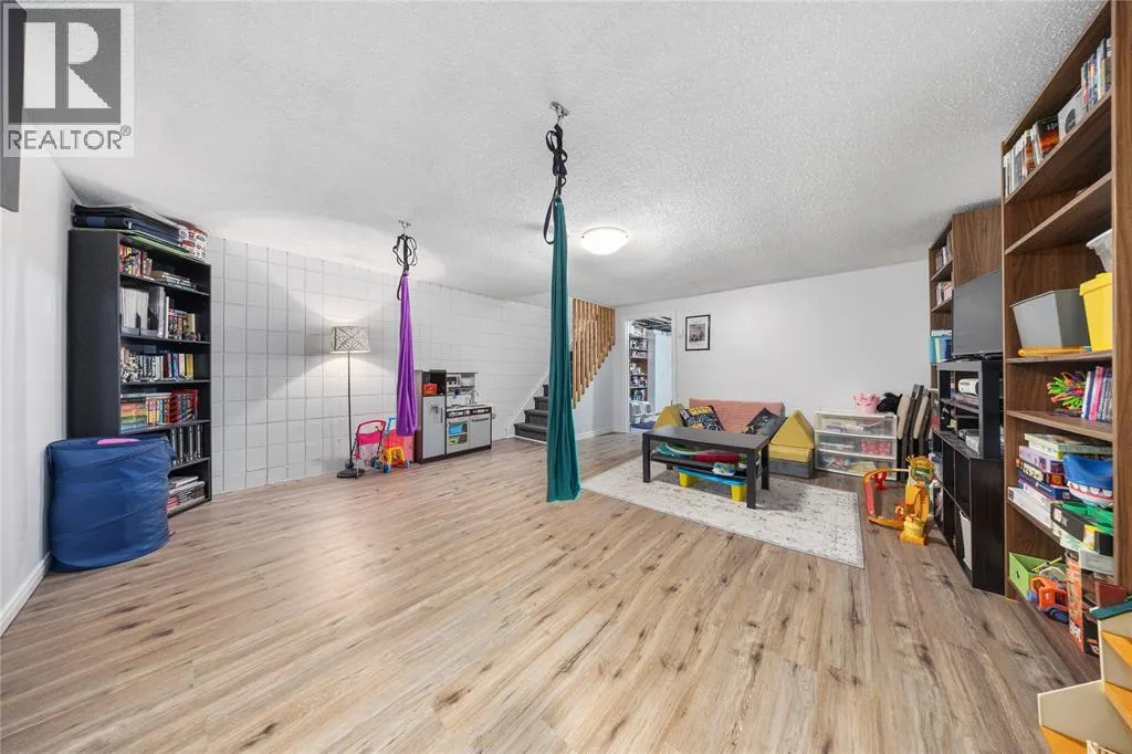 889 CARLETON PLACE Unit# 1, #1