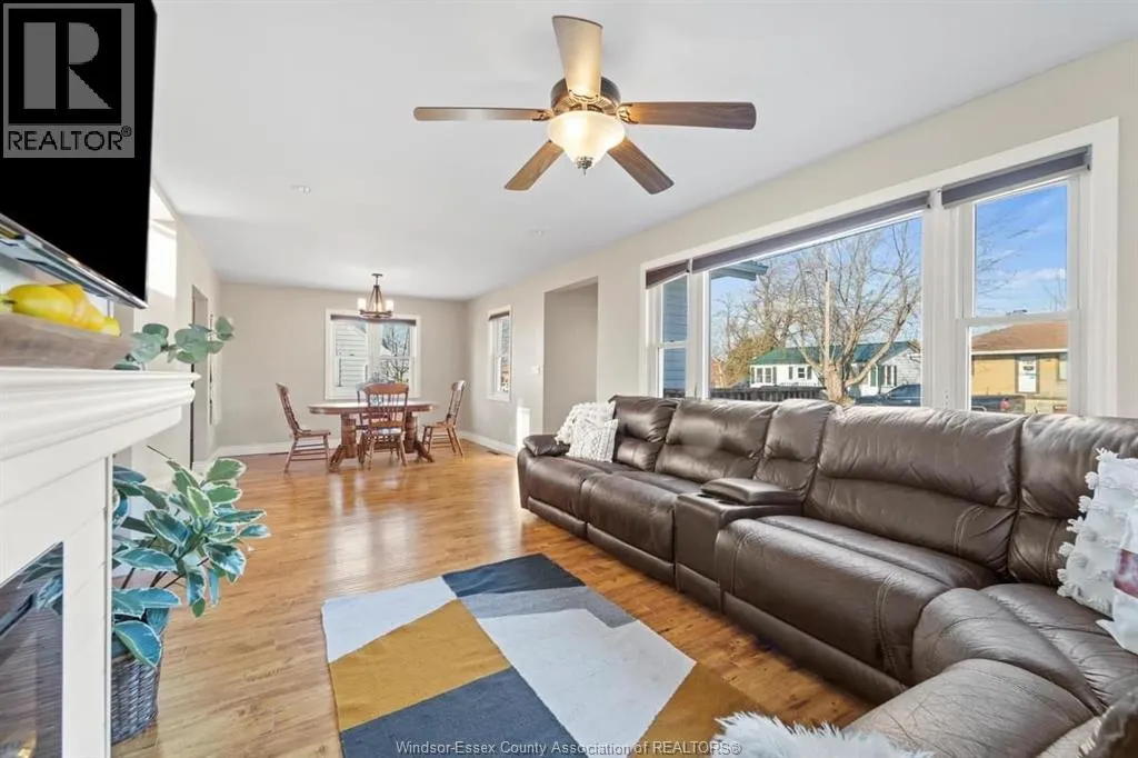 321 SINASAC STREET West