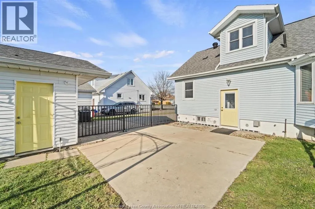 321 SINASAC STREET West