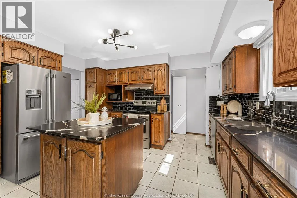 9982 KENWOOD CRESCENT