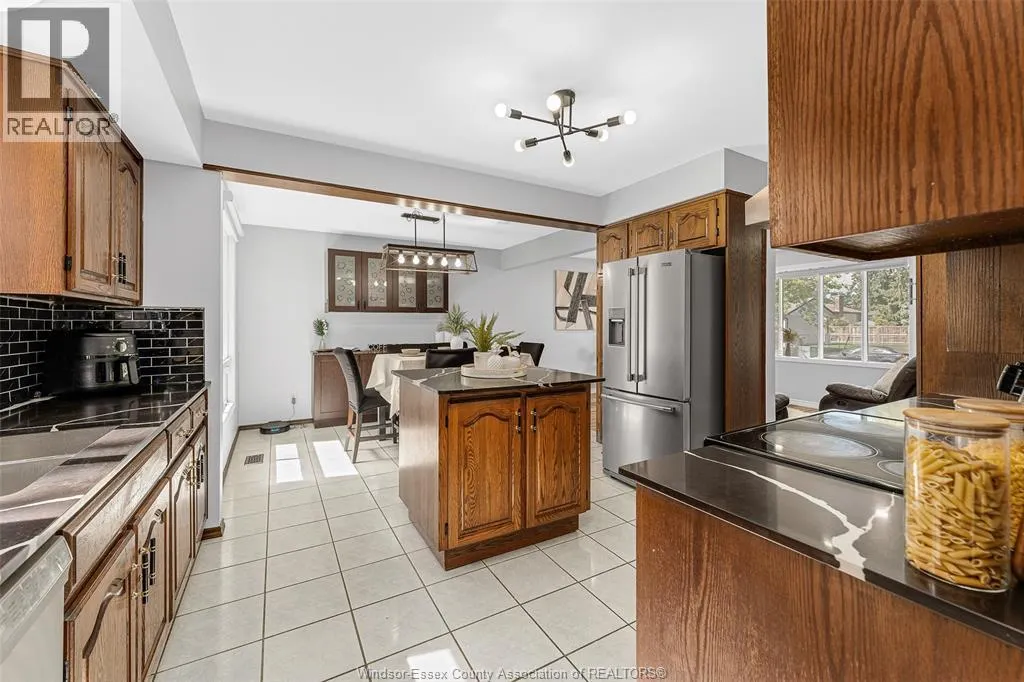 9982 KENWOOD CRESCENT