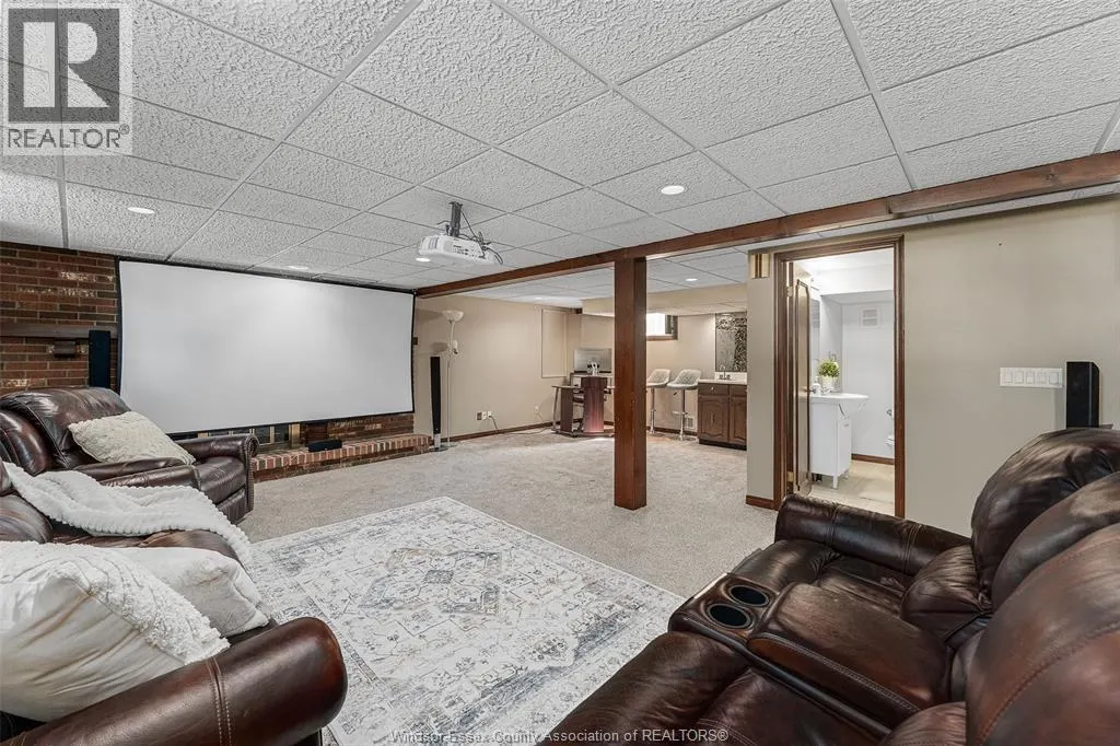 9982 KENWOOD CRESCENT