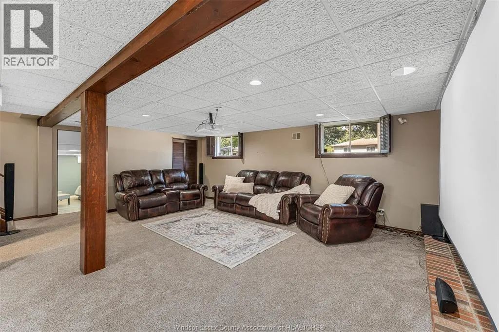 9982 KENWOOD CRESCENT