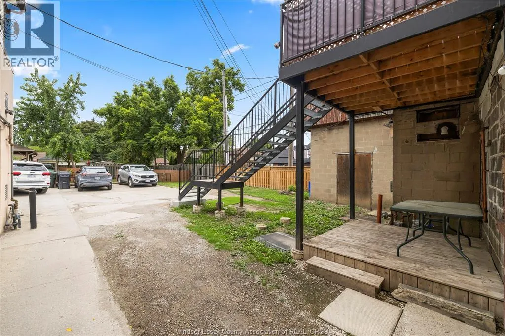5774-5780 WYANDOTTE East
