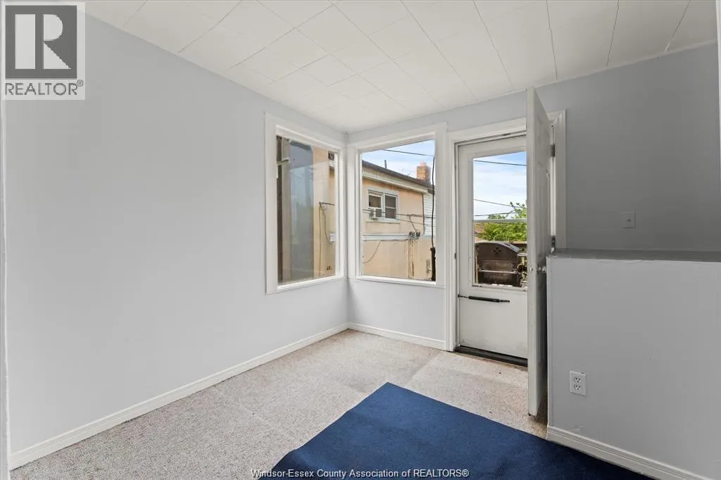 5774-5780 WYANDOTTE East