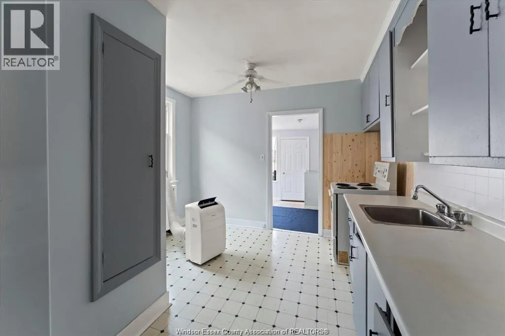 5774-5780 WYANDOTTE East