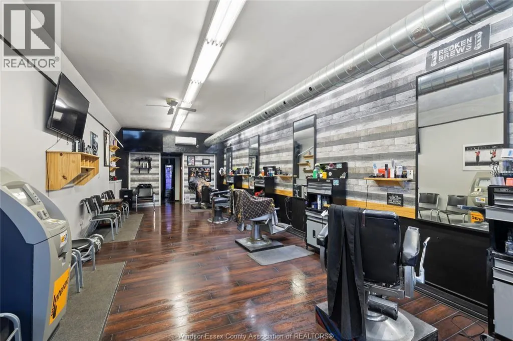 5774-5780 WYANDOTTE East