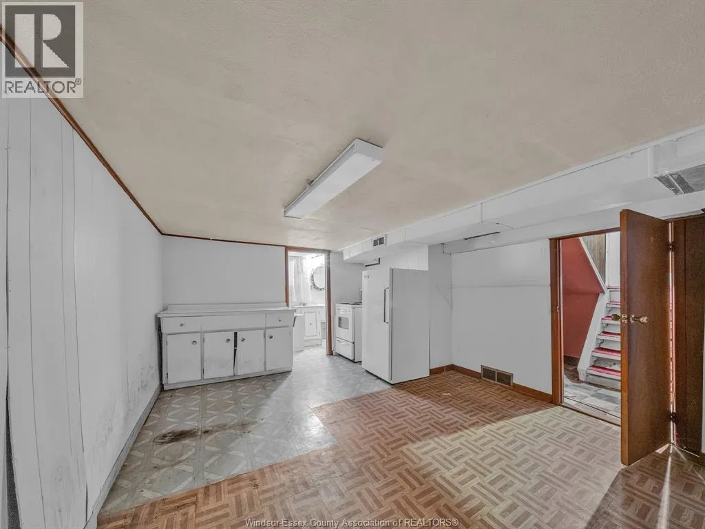 828 PILLETTE ROAD