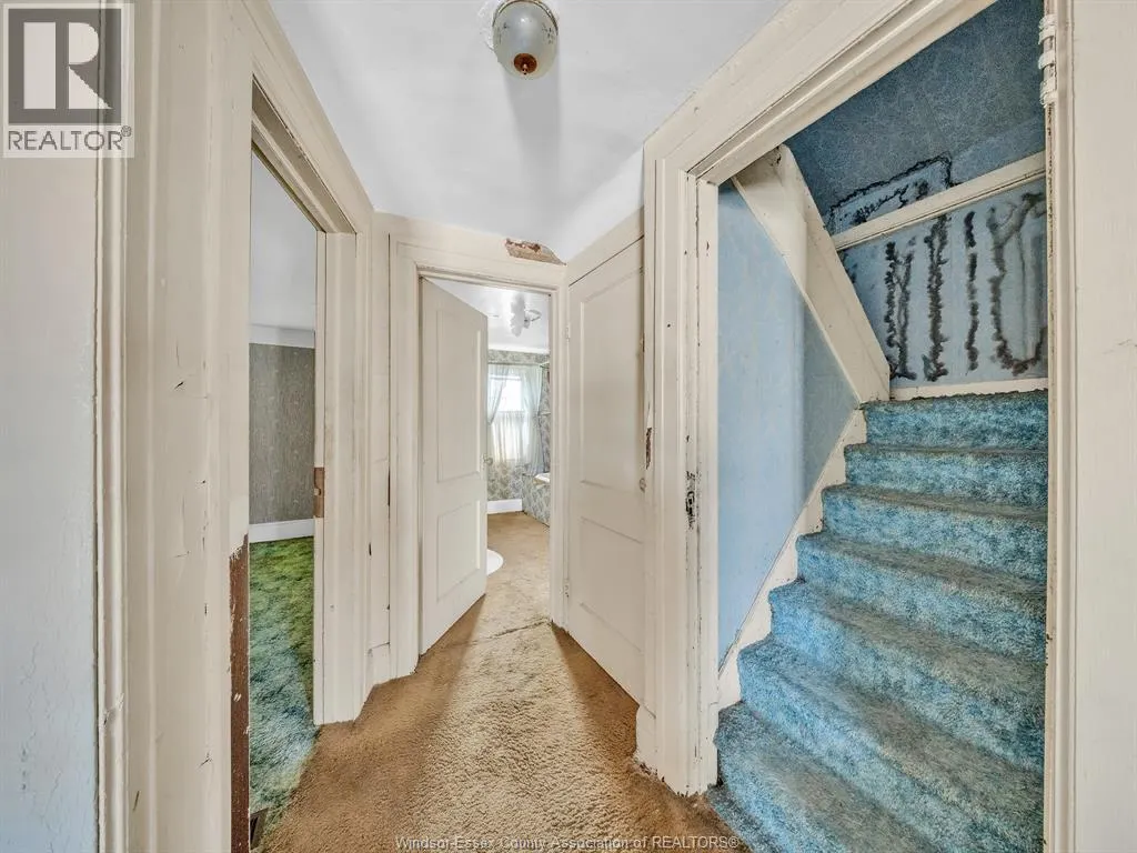 828 PILLETTE ROAD