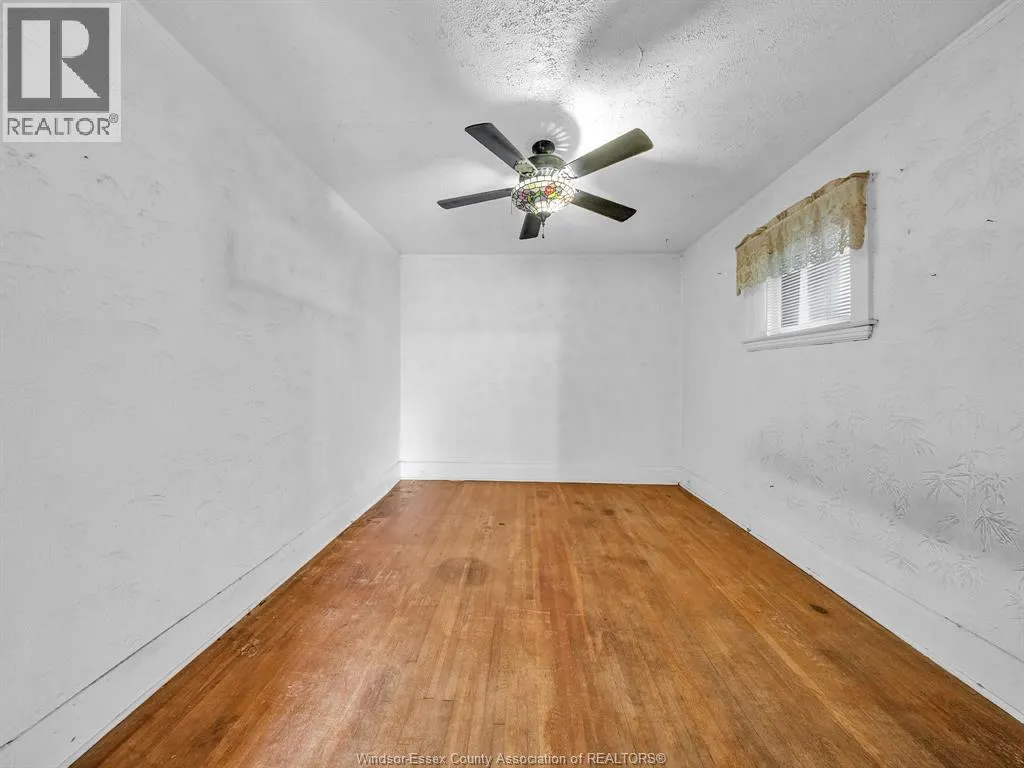828 PILLETTE ROAD