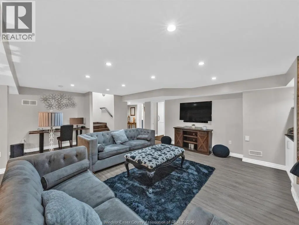 118 REMO CRESCENT