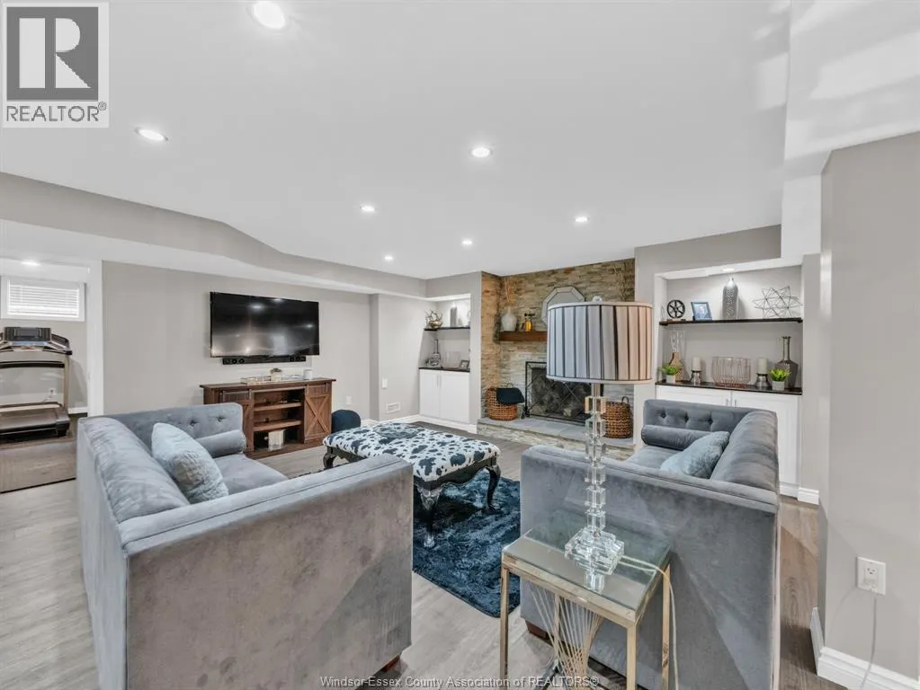 118 REMO CRESCENT