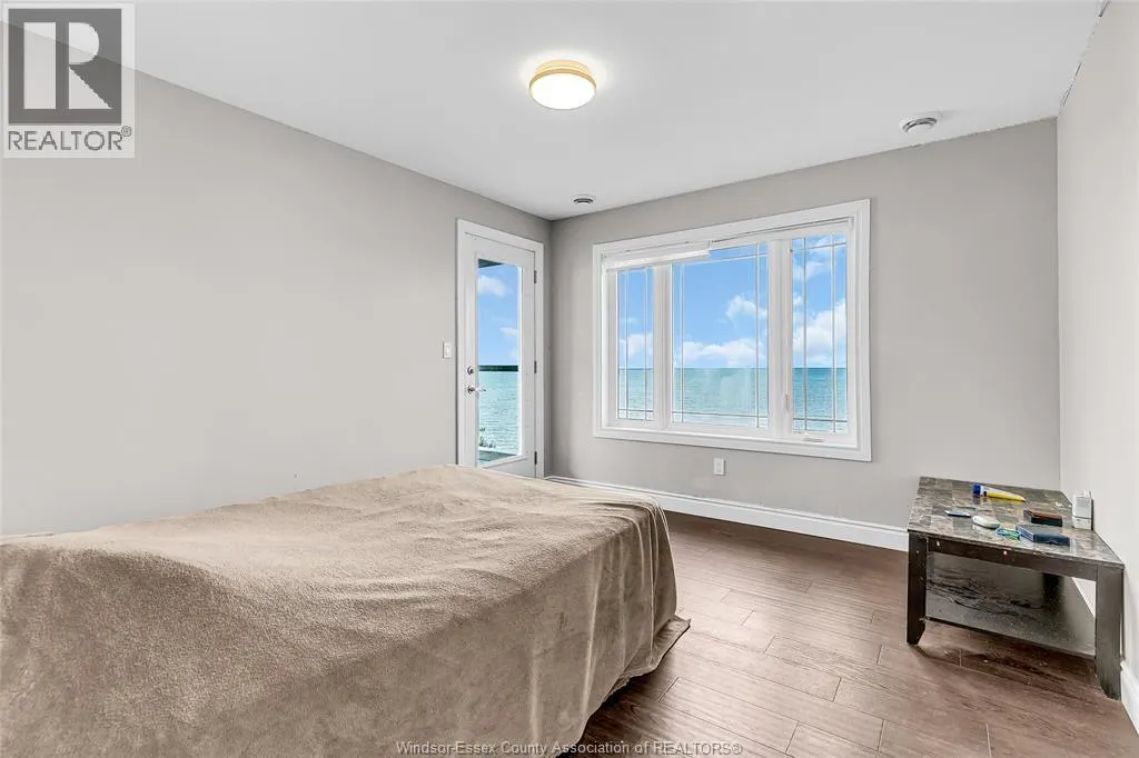 300 SHOREVIEW CIRCLE