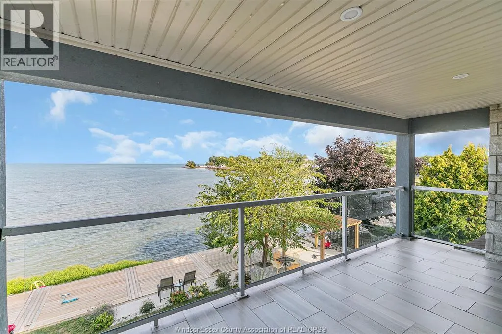 300 SHOREVIEW CIRCLE