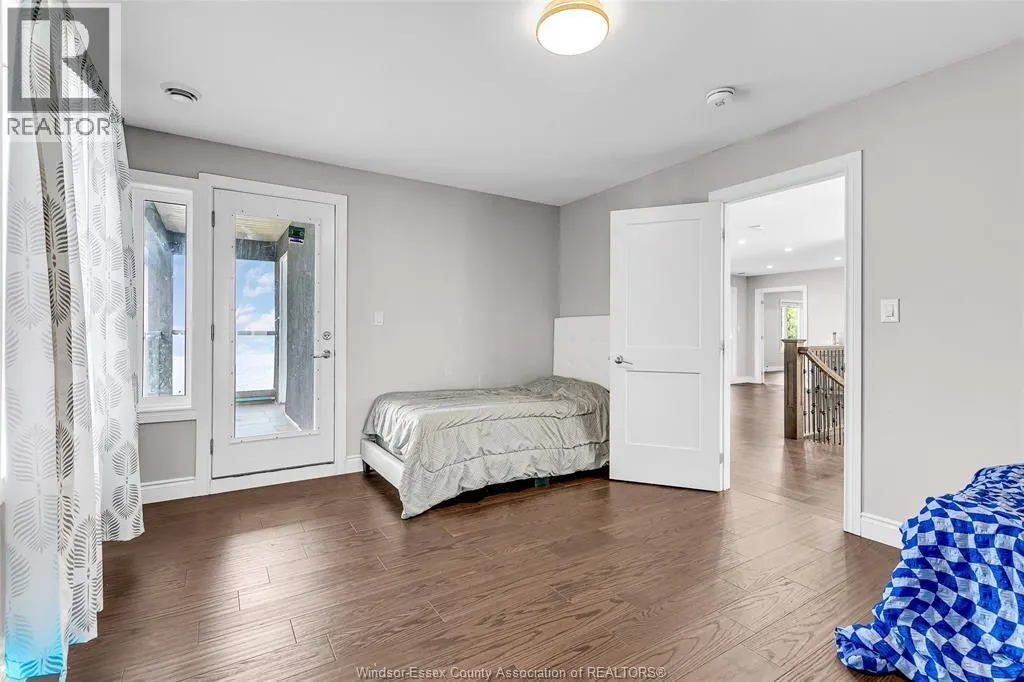 300 SHOREVIEW CIRCLE