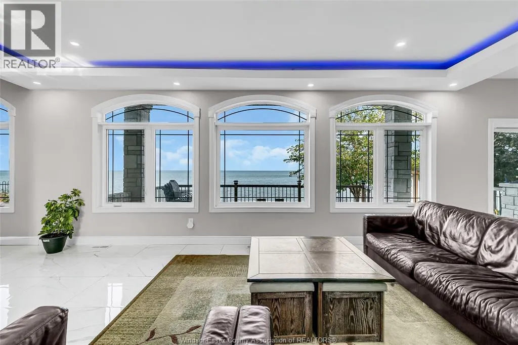 300 SHOREVIEW CIRCLE