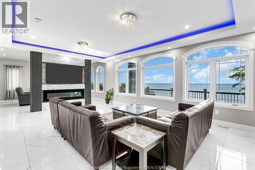 300 SHOREVIEW CIRCLE