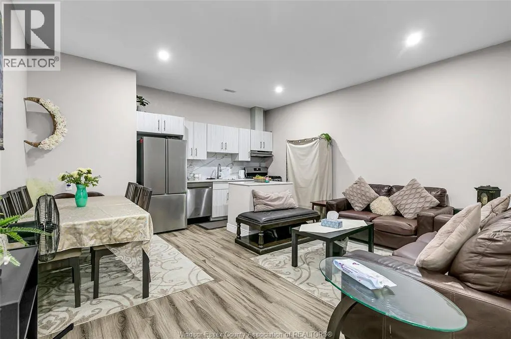 300 SHOREVIEW CIRCLE