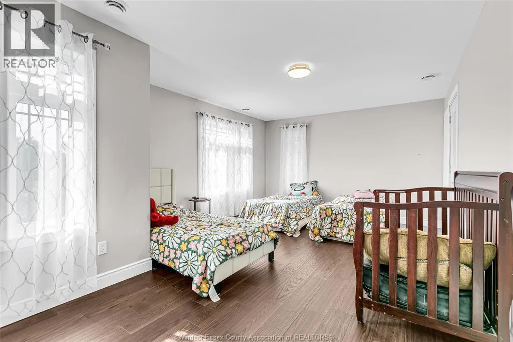 300 SHOREVIEW CIRCLE