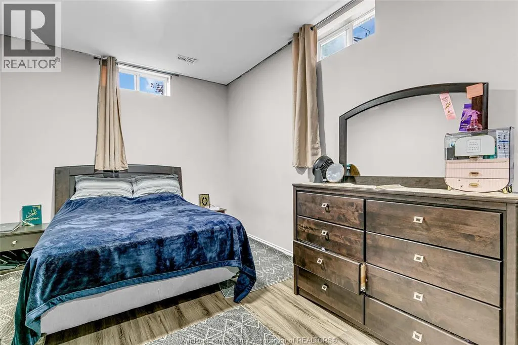 300 SHOREVIEW CIRCLE
