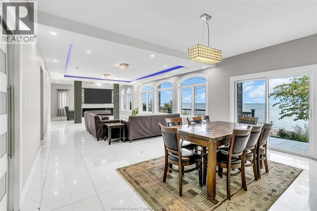 300 SHOREVIEW CIRCLE