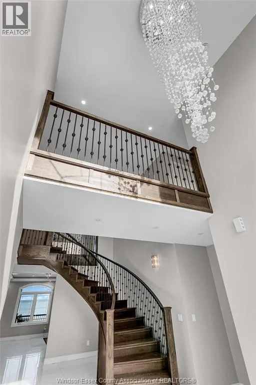 300 SHOREVIEW CIRCLE