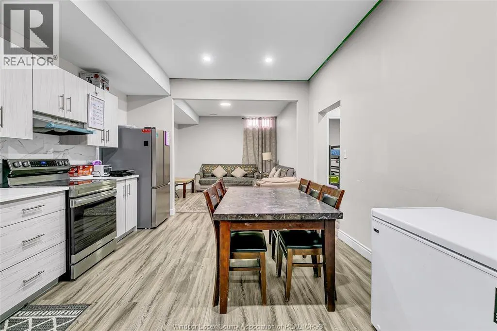 300 SHOREVIEW CIRCLE