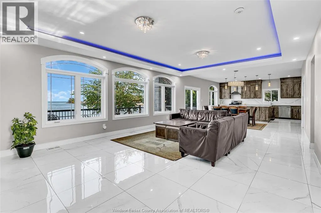 300 SHOREVIEW CIRCLE