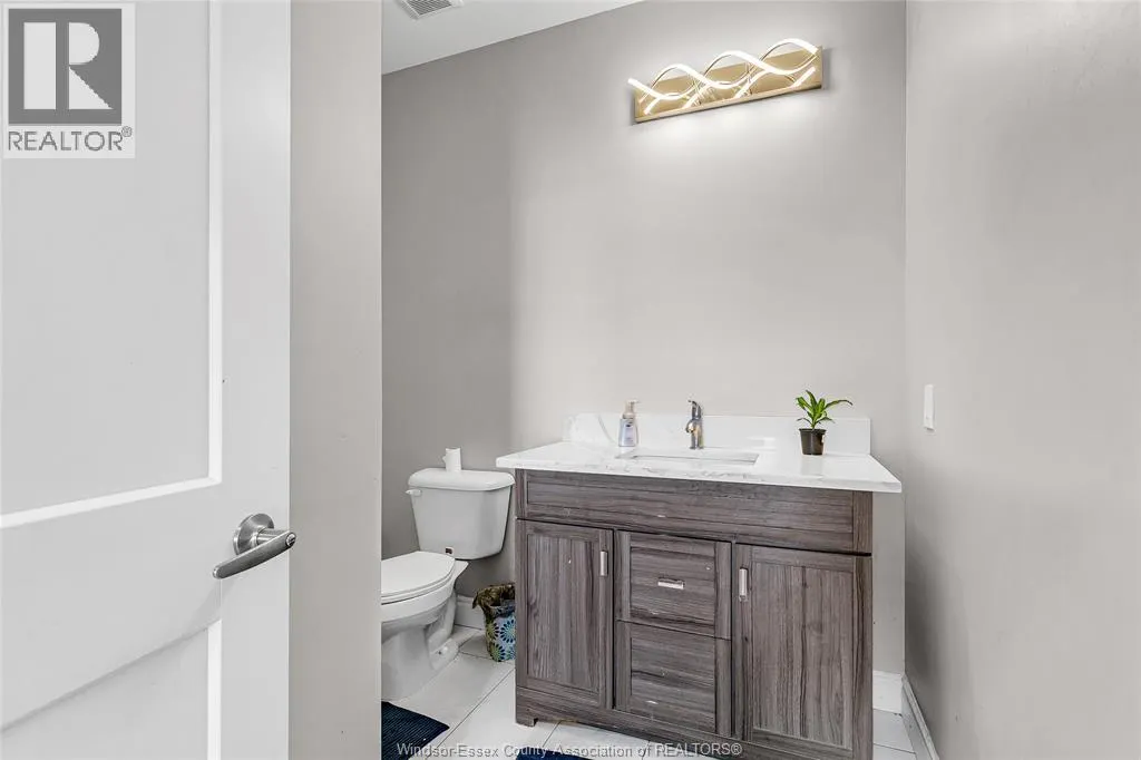 300 SHOREVIEW CIRCLE