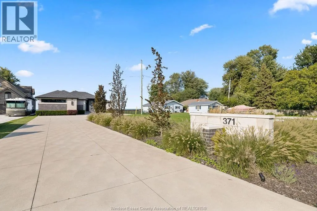 371 CHARRON BEACH