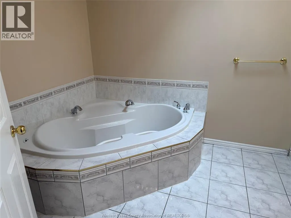 11828 Tecumseh Rd East East Unit# UPPER