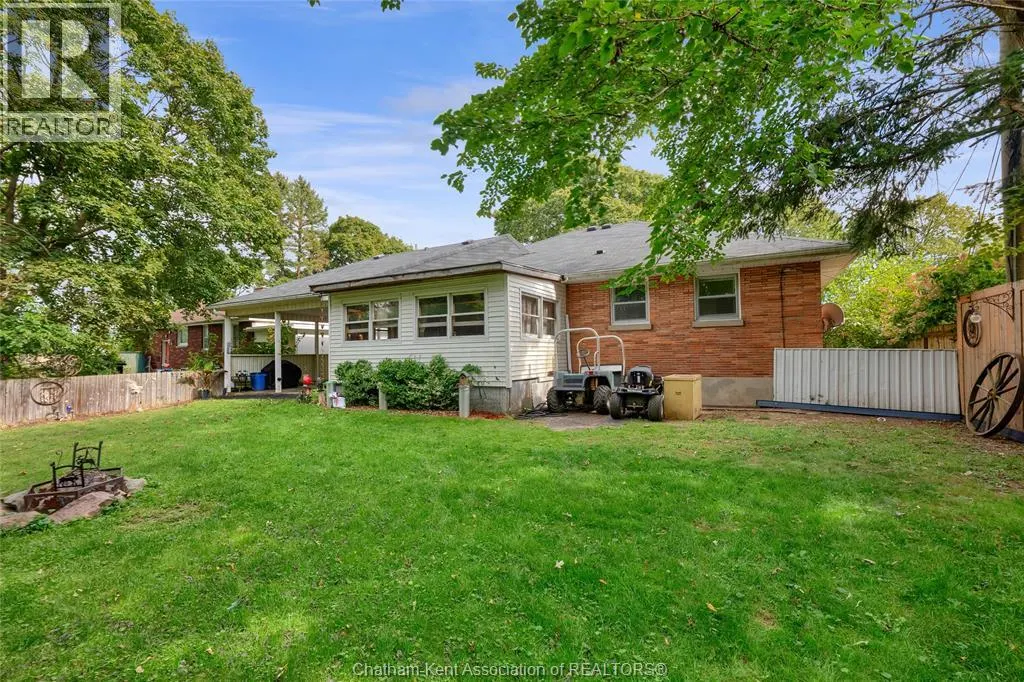 171 Tweedsmuir AVENUE East
