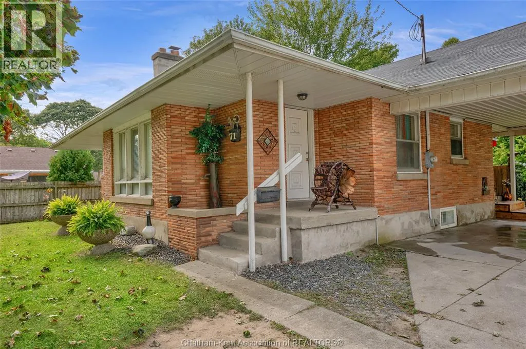 171 Tweedsmuir AVENUE East