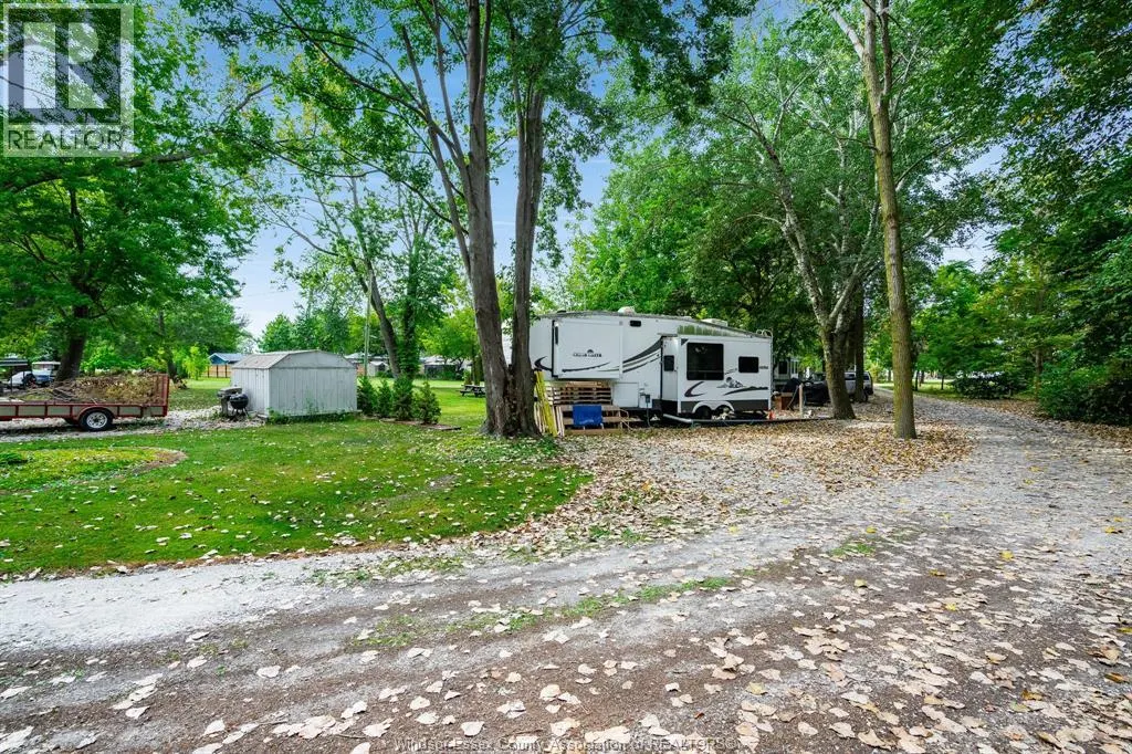 633 Point Pelee DRIVE