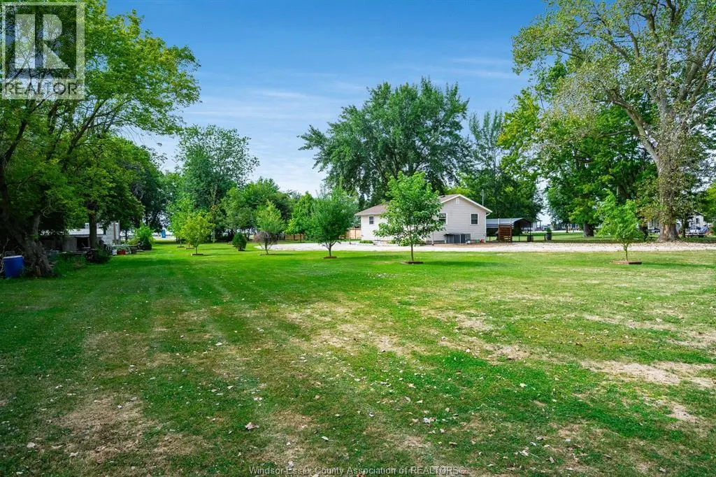 633 Point Pelee DRIVE